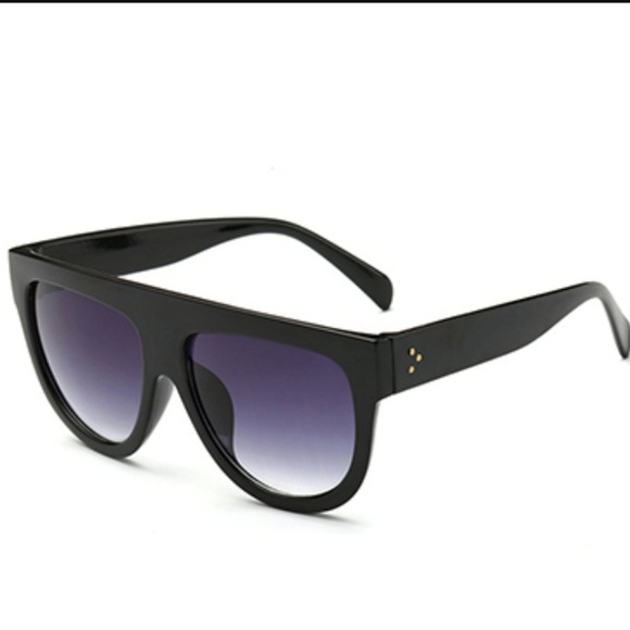 Accessories - Trendy Black Sunglasses